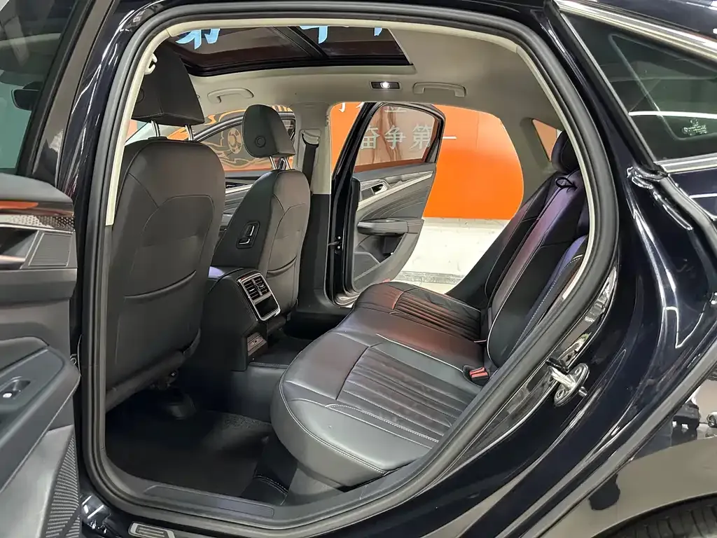 Volkswagen Passat — фото 4