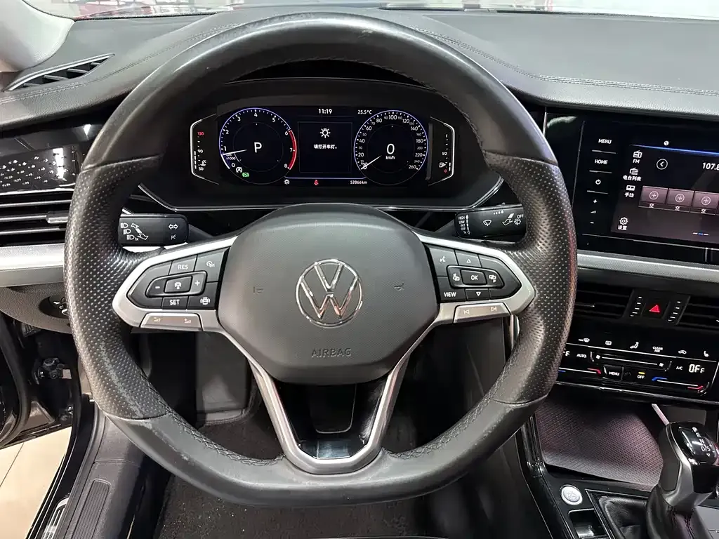 Volkswagen Passat — фото 8