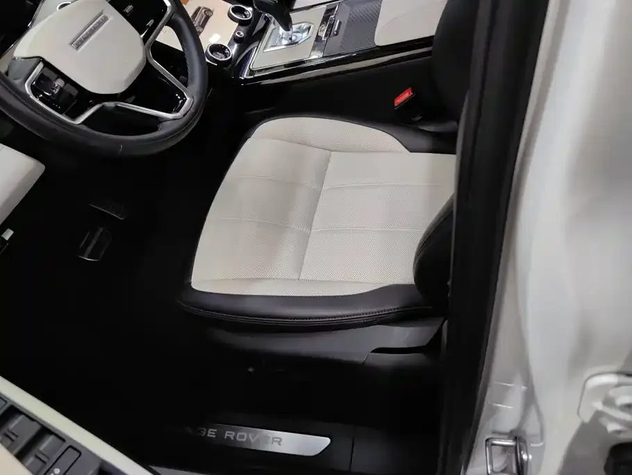 Land Rover Evoque PHEV — фото 10