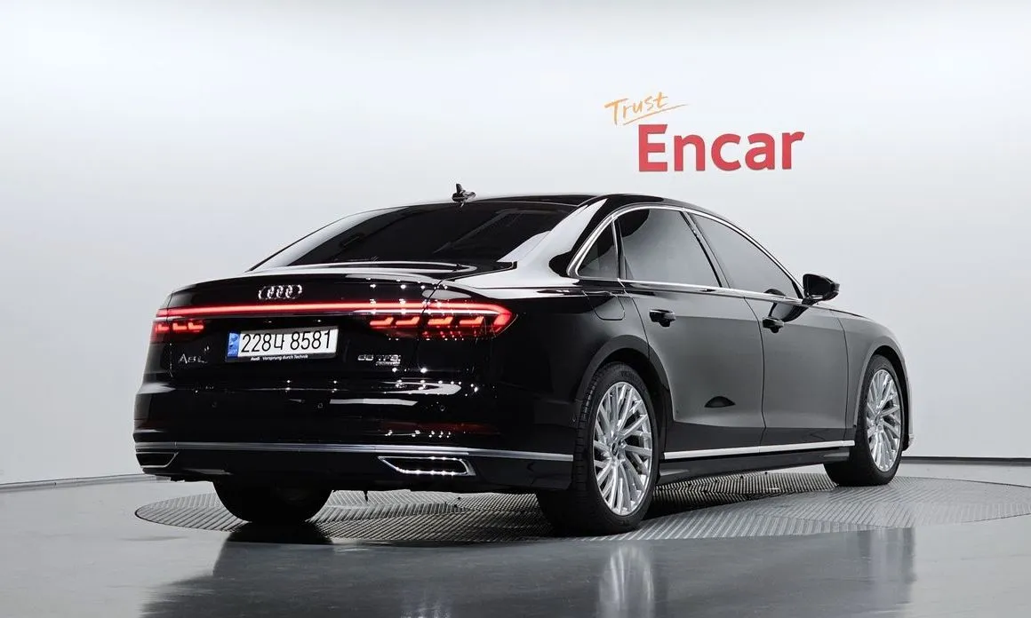 Audi A8 — фото 3