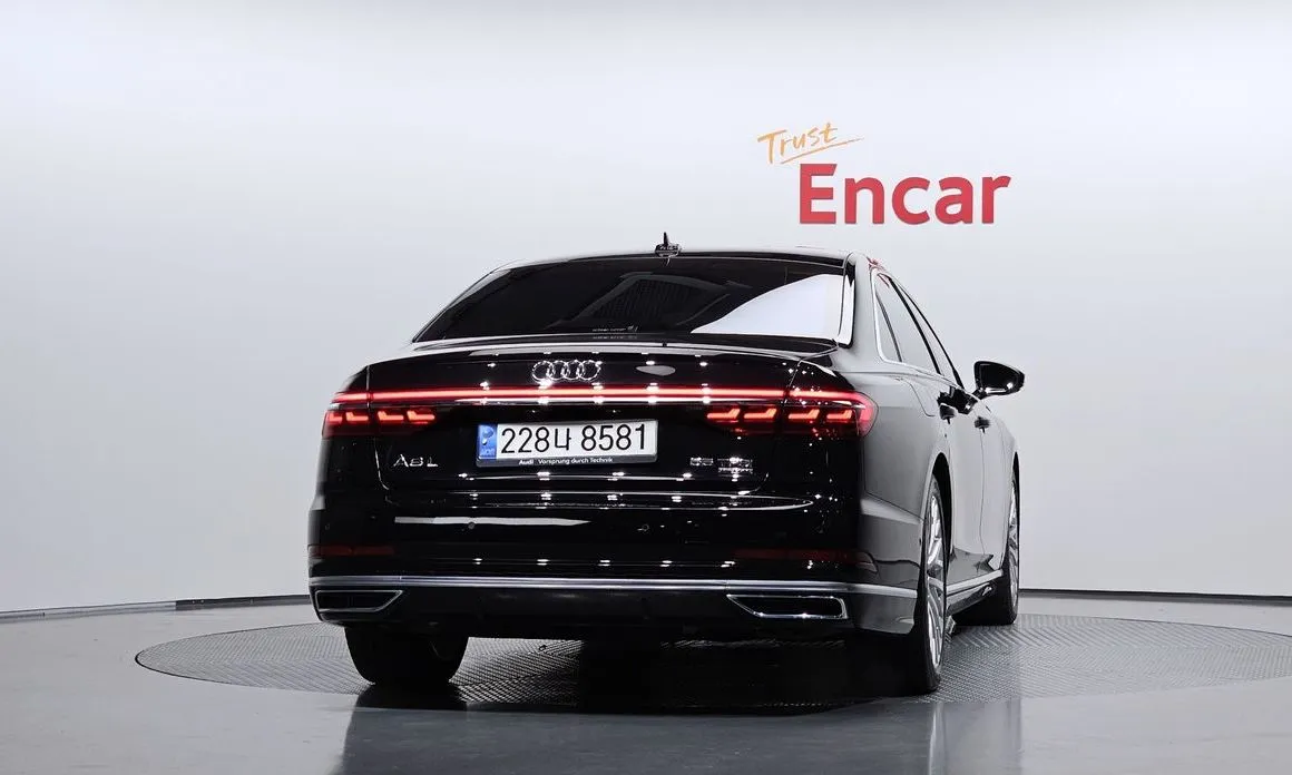 Audi A8 — фото 2