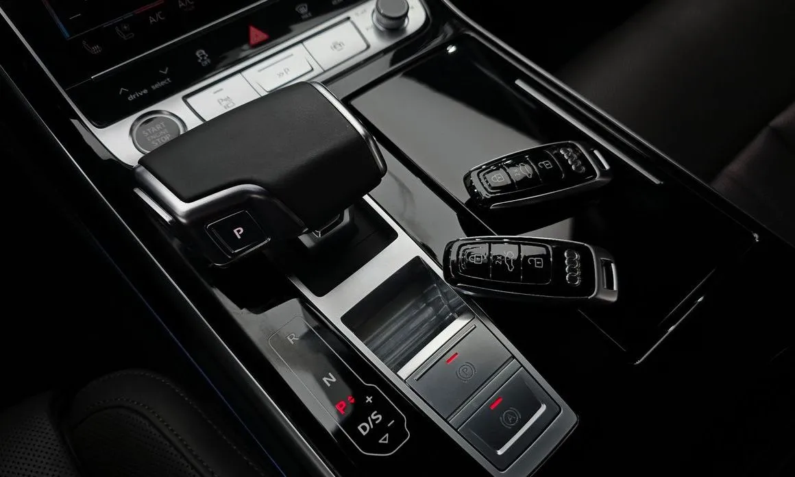 Audi A8 — фото 5