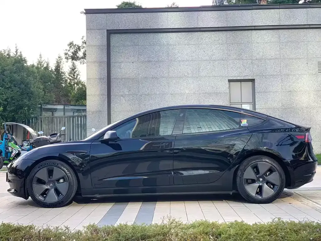 Tesla Model 3 — фото 6