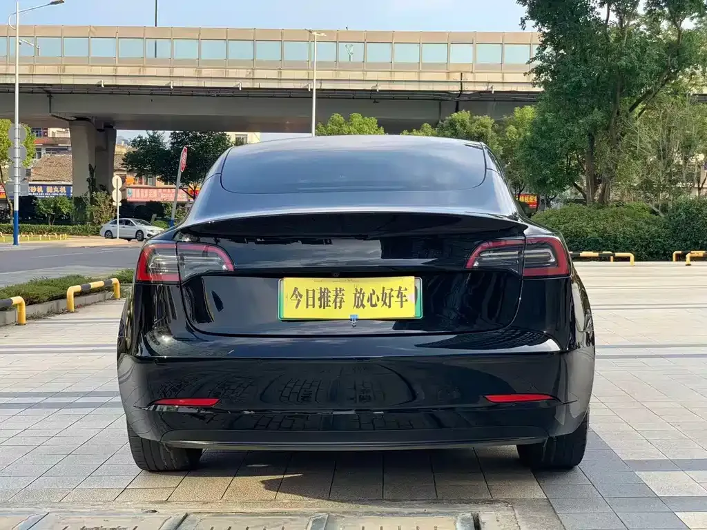 Tesla Model 3 — фото 5