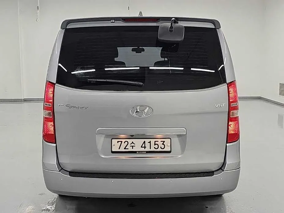 Hyundai Starex — фото 3