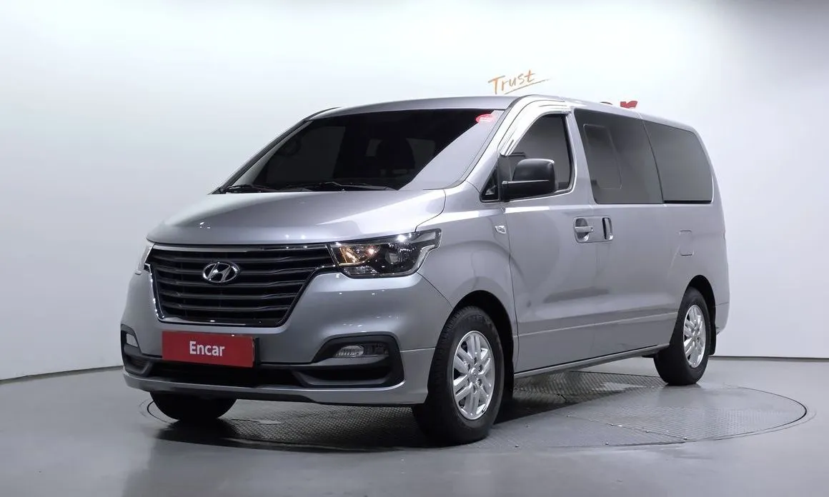 Hyundai Starex — фото 1