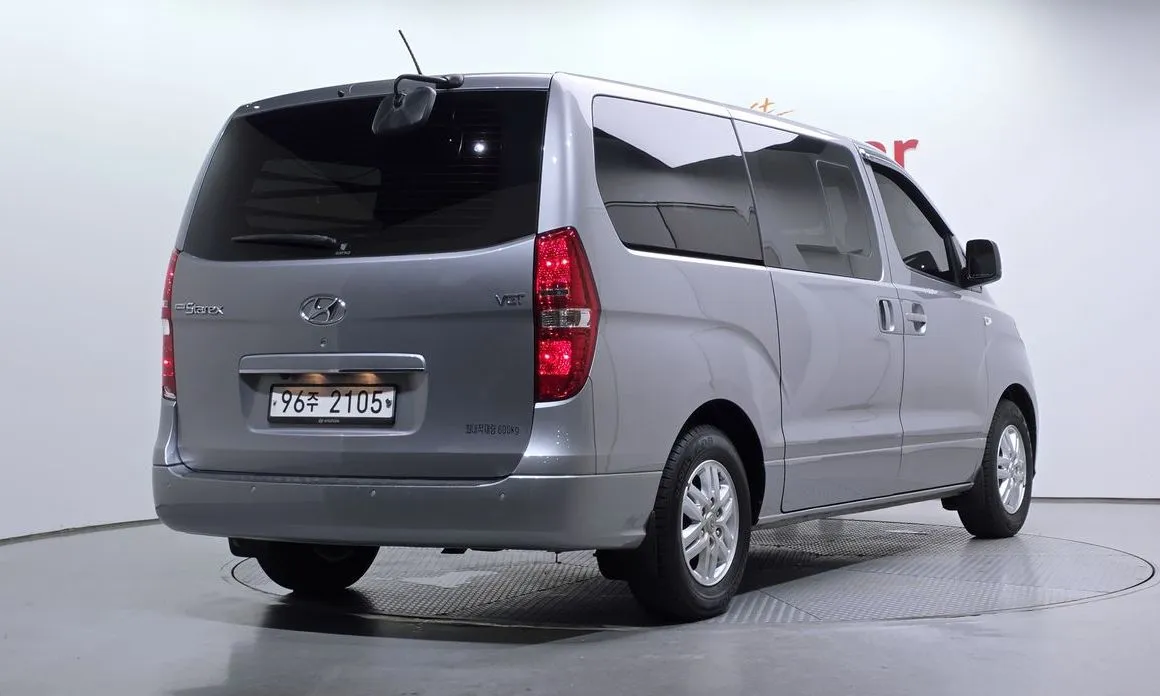 Hyundai Starex — фото 2