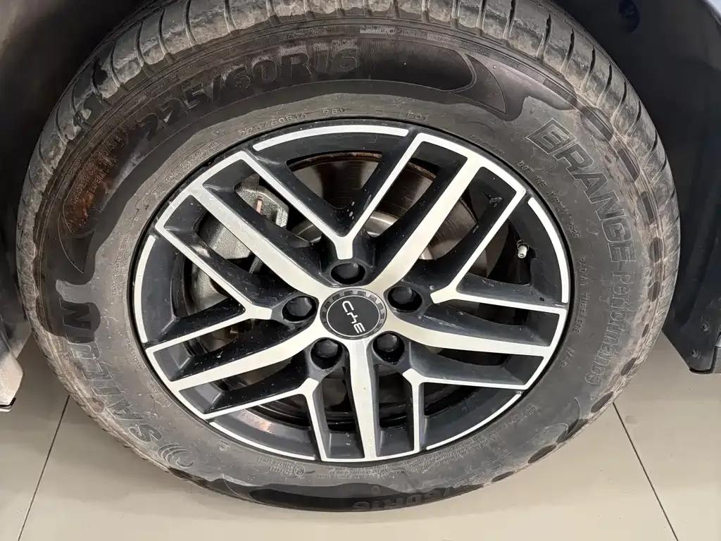 BYD Seal 05 DM-i — фото 10