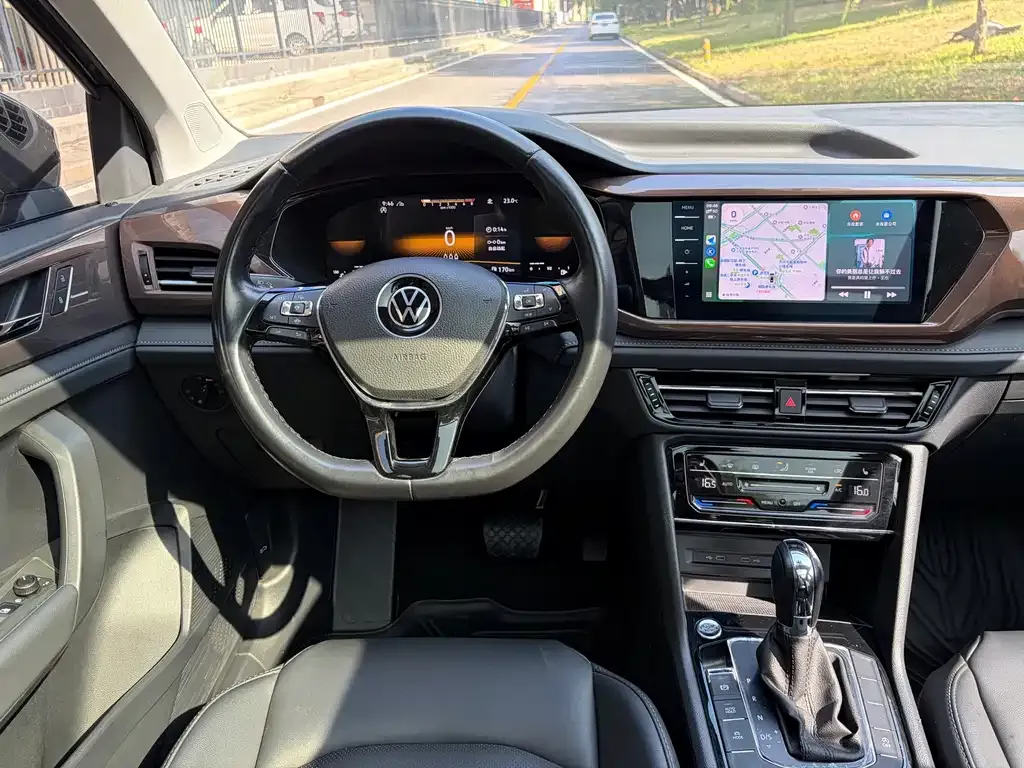 Volkswagen Tharu — фото 3