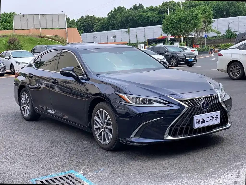 Lexus ES — фото 5