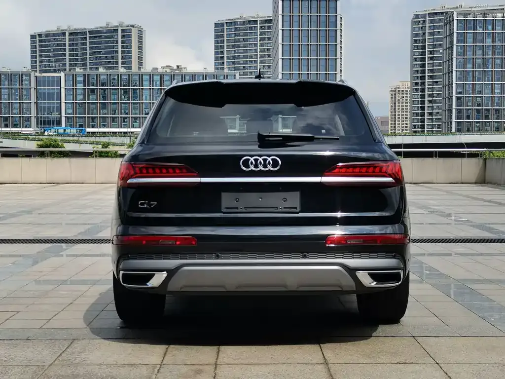 Audi Q7 — фото 7