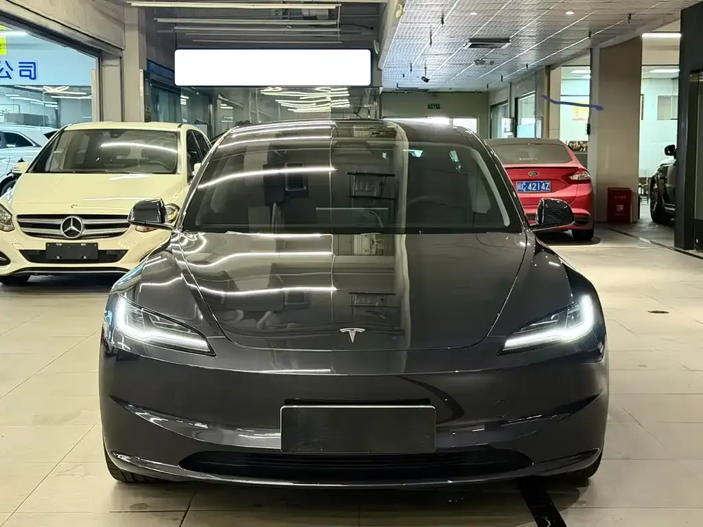 Tesla Model 3 — фото 6