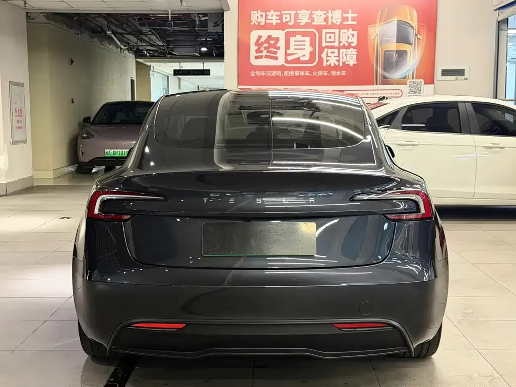 Tesla Model 3 — фото 3