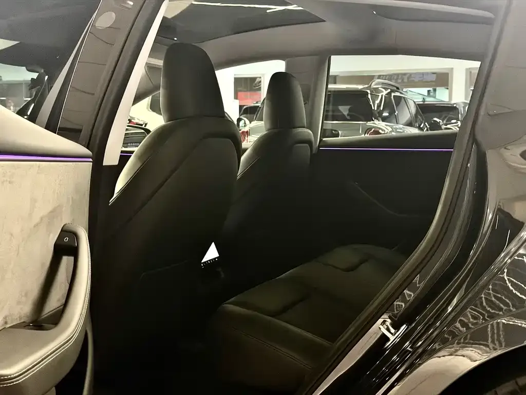 Tesla Model 3 — фото 5