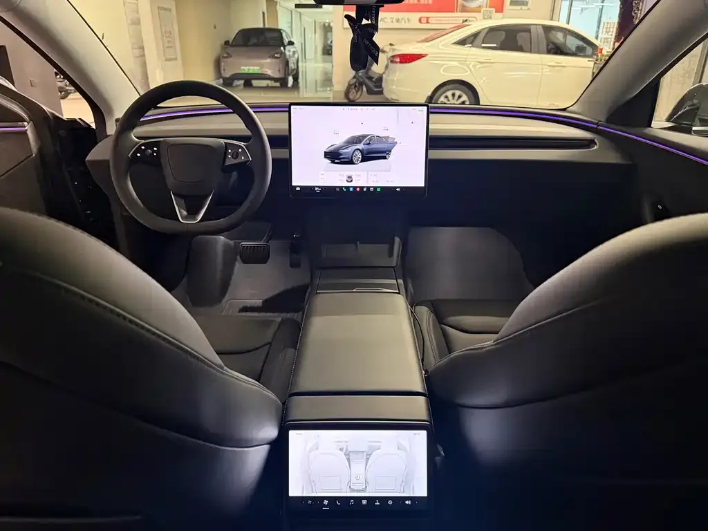 Tesla Model 3 — фото 8