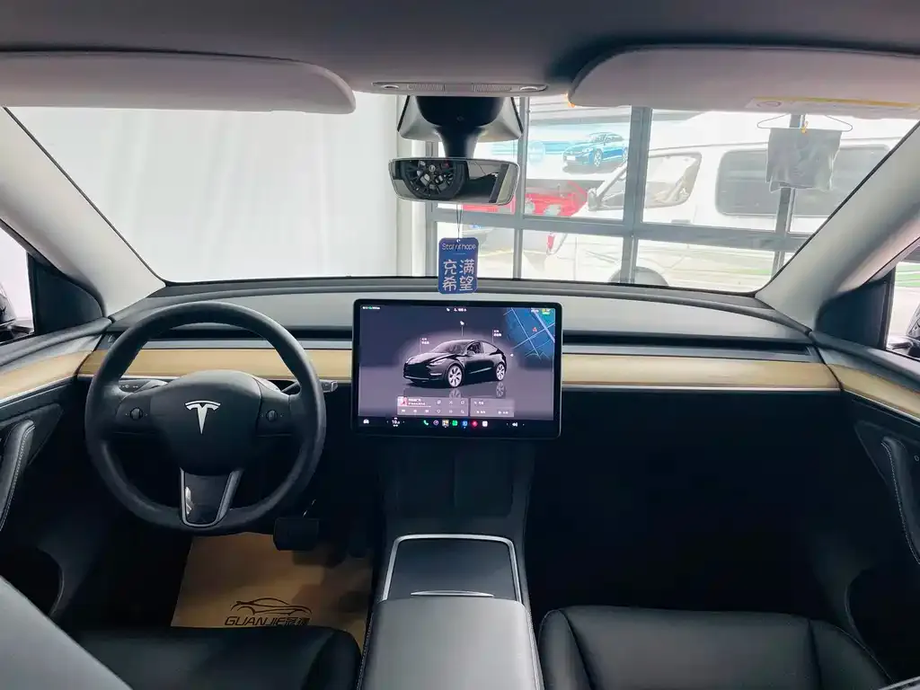 Tesla Model Y — фото 5