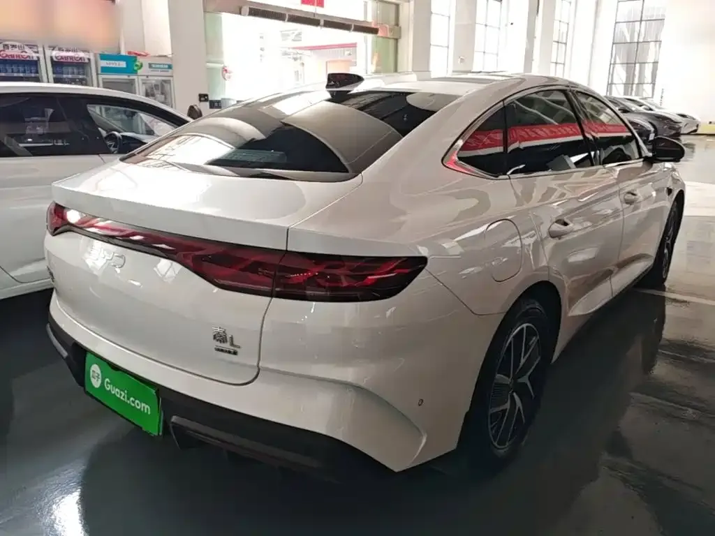 BYD Qin L — фото 9