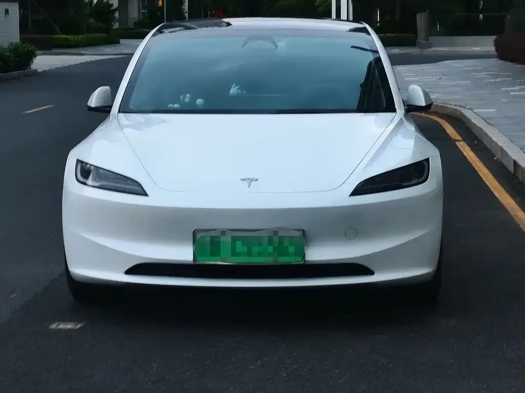 Tesla Model 3 — фото 3