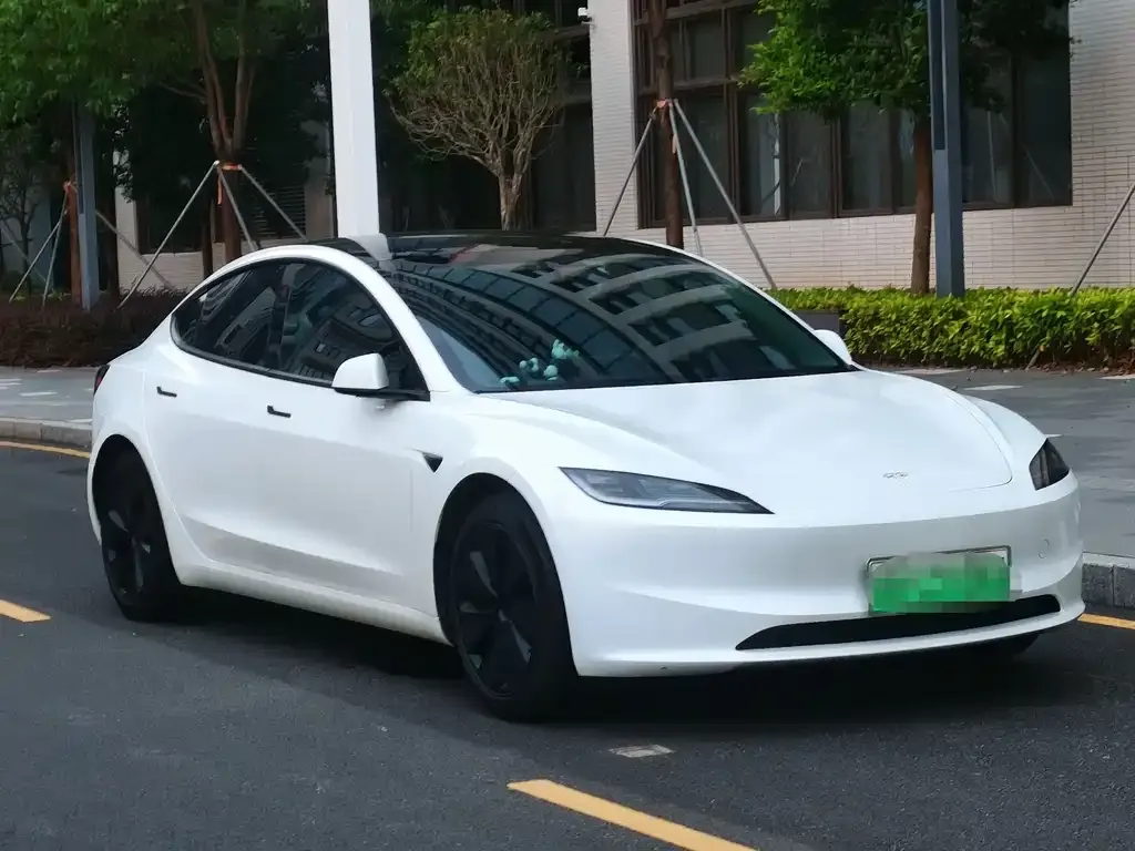 Tesla Model 3 — фото 5