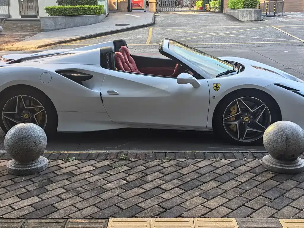 Ferrari F8 — фото 3