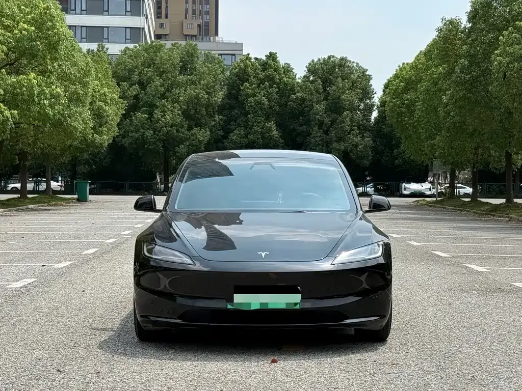 Tesla Model 3 — фото 10