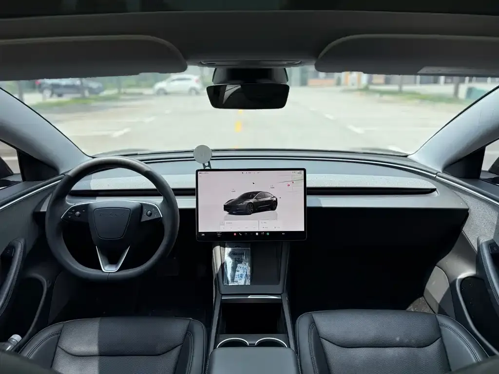 Tesla Model 3 — фото 8