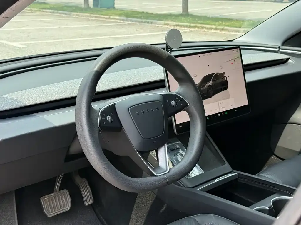 Tesla Model 3 — фото 6