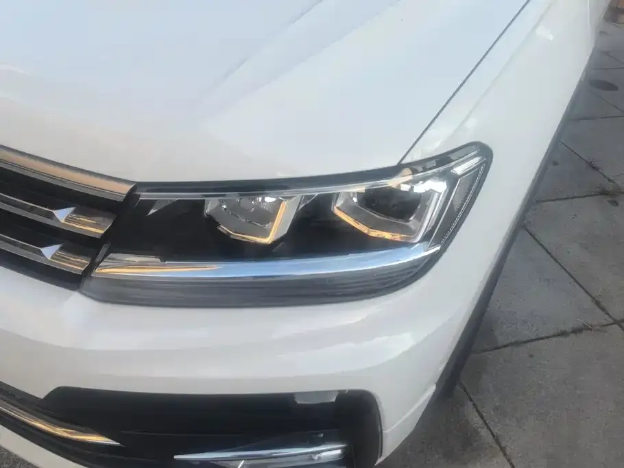 Volkswagen Tiguan L — фото 3