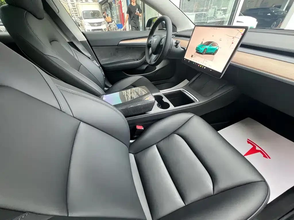 Tesla Model 3 — фото 3