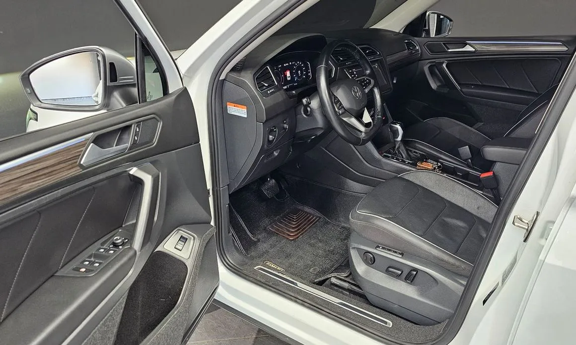 Volkswagen Tiguan — фото 6