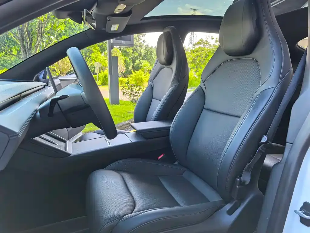 Tesla Model Y L — фото 4