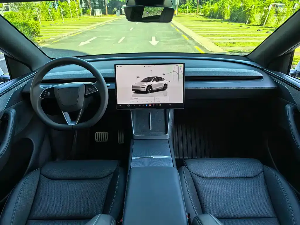 Tesla Model Y L — фото 6