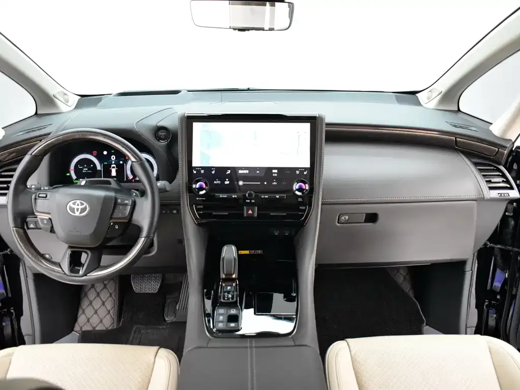 Toyota Alphard — фото 5