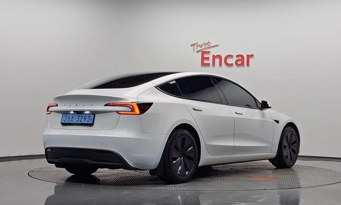 Tesla Model 3 — фото 8