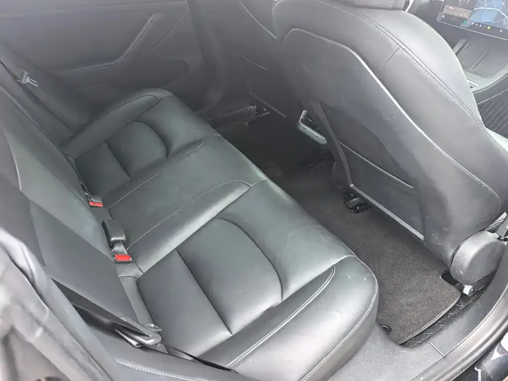 Tesla Model 3 — фото 3