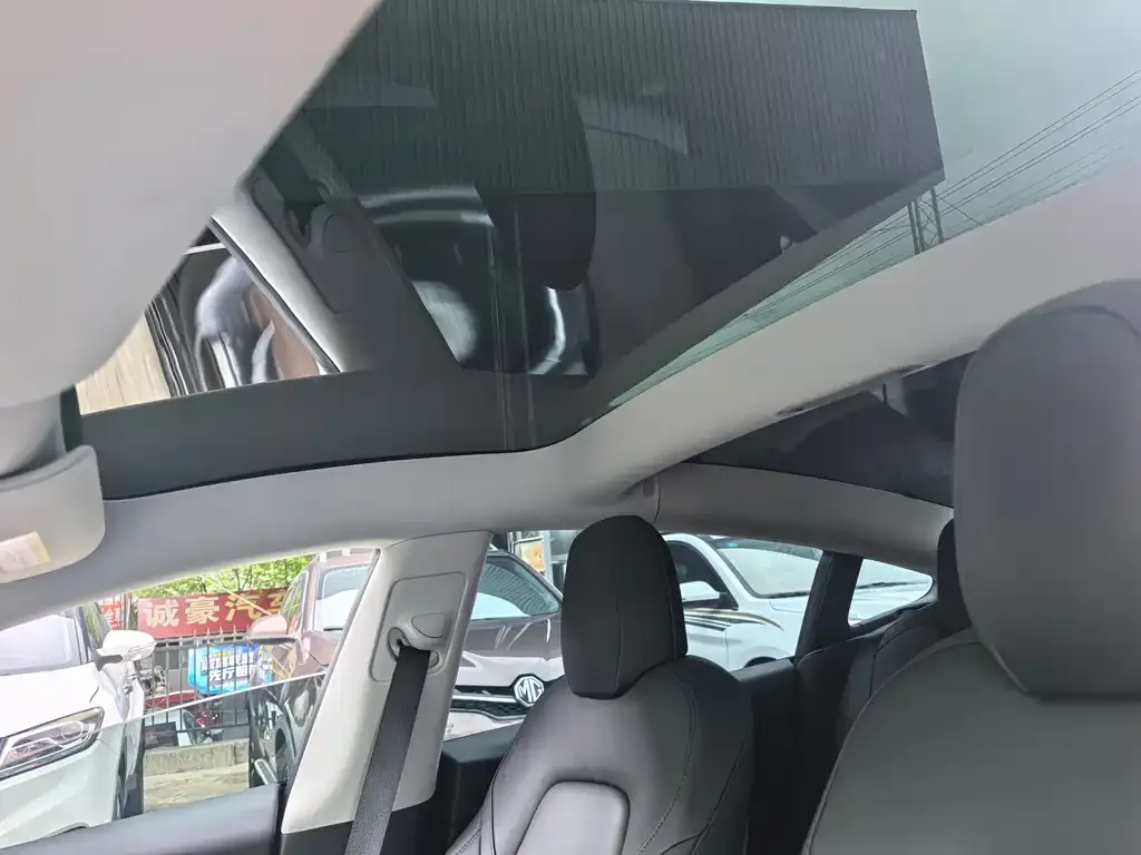 Tesla Model 3 — фото 2