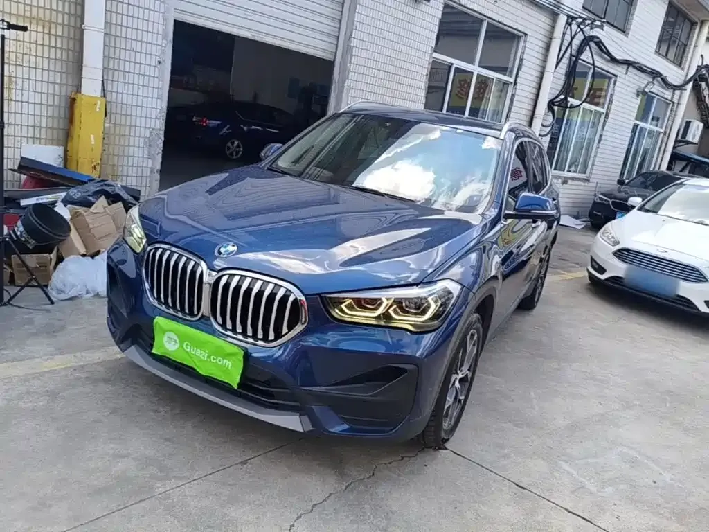 BMW X1 — фото 1