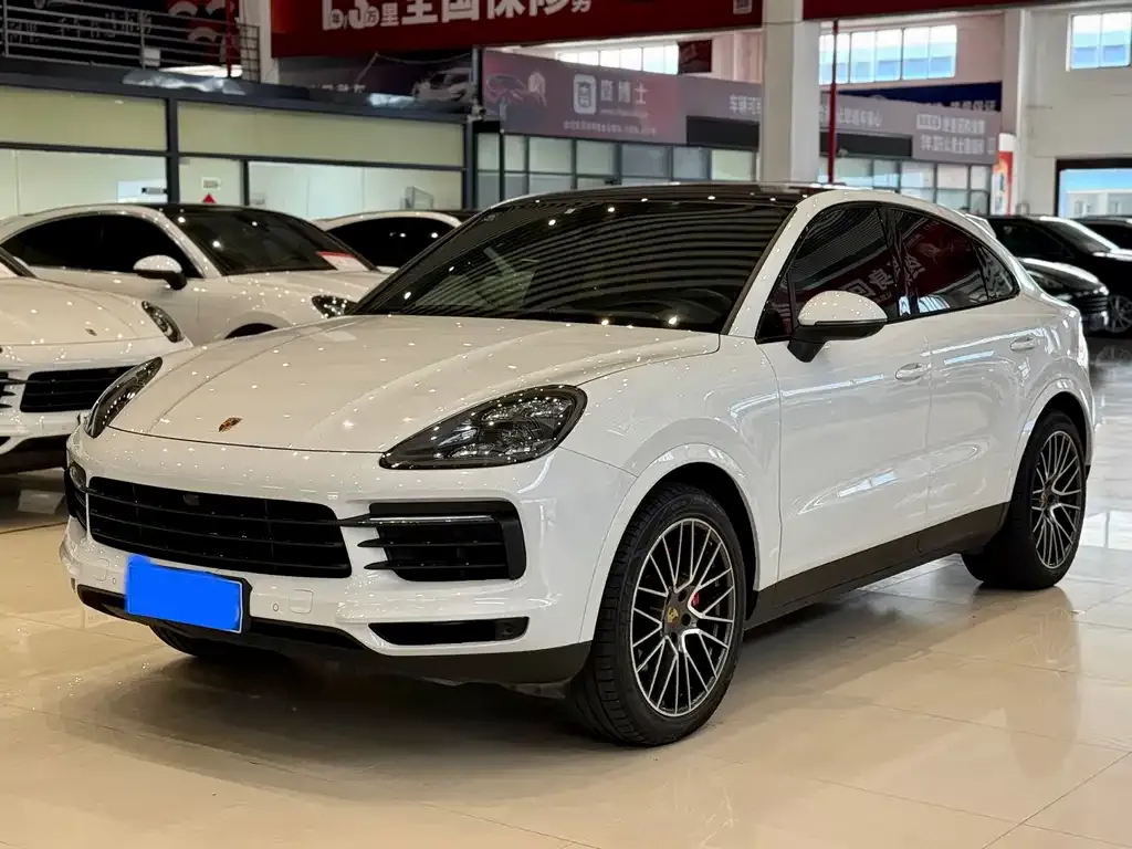 Porsche Cayenne — фото 1