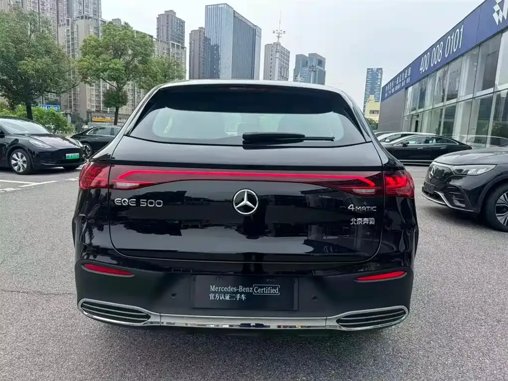 Mercedes-Benz EQE SUV — фото 8