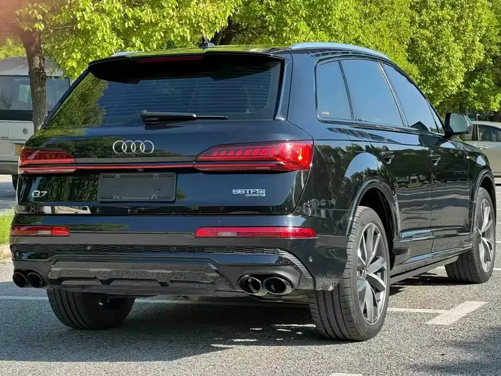 Audi Q7 — фото 7