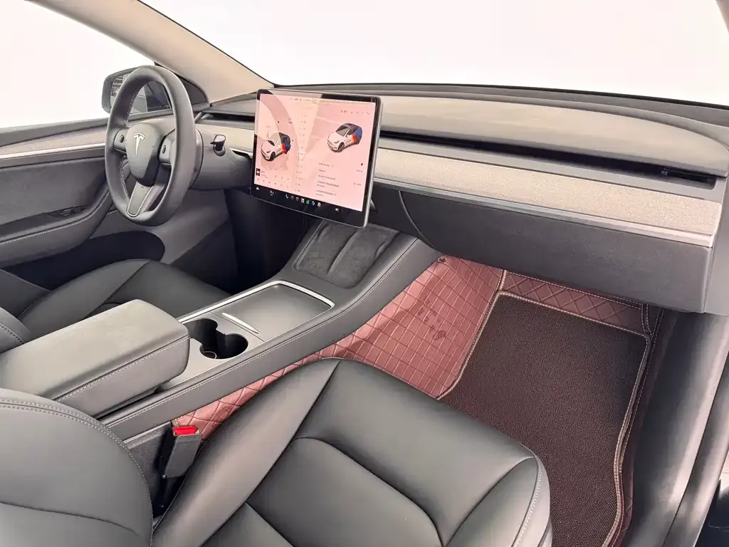 Tesla Model Y — фото 4