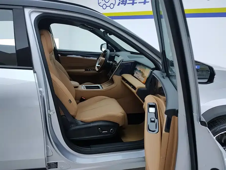 Geely Galaxy L7 — фото 3