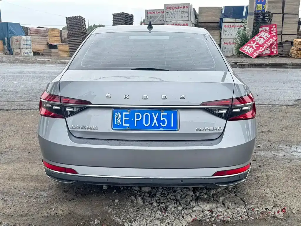 Skoda Superb — фото 3
