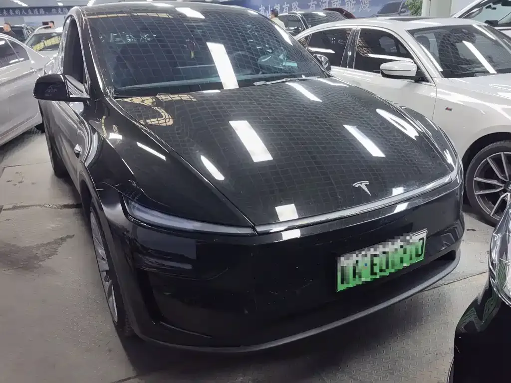 Tesla Model Y — фото 6