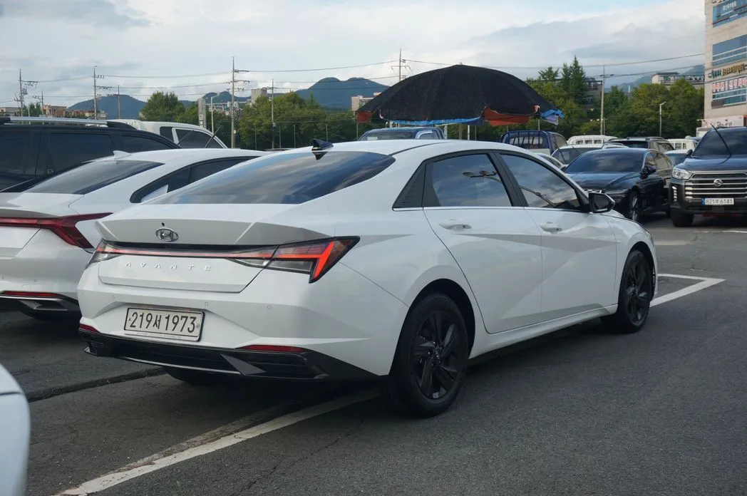 Hyundai AVANTE — фото 3