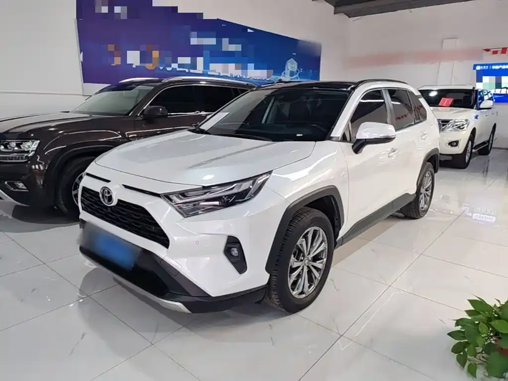 Toyota RAV4 — фото 1