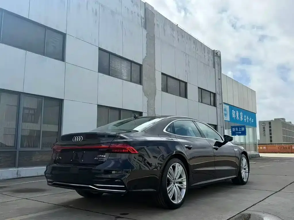 Audi A7L — фото 5