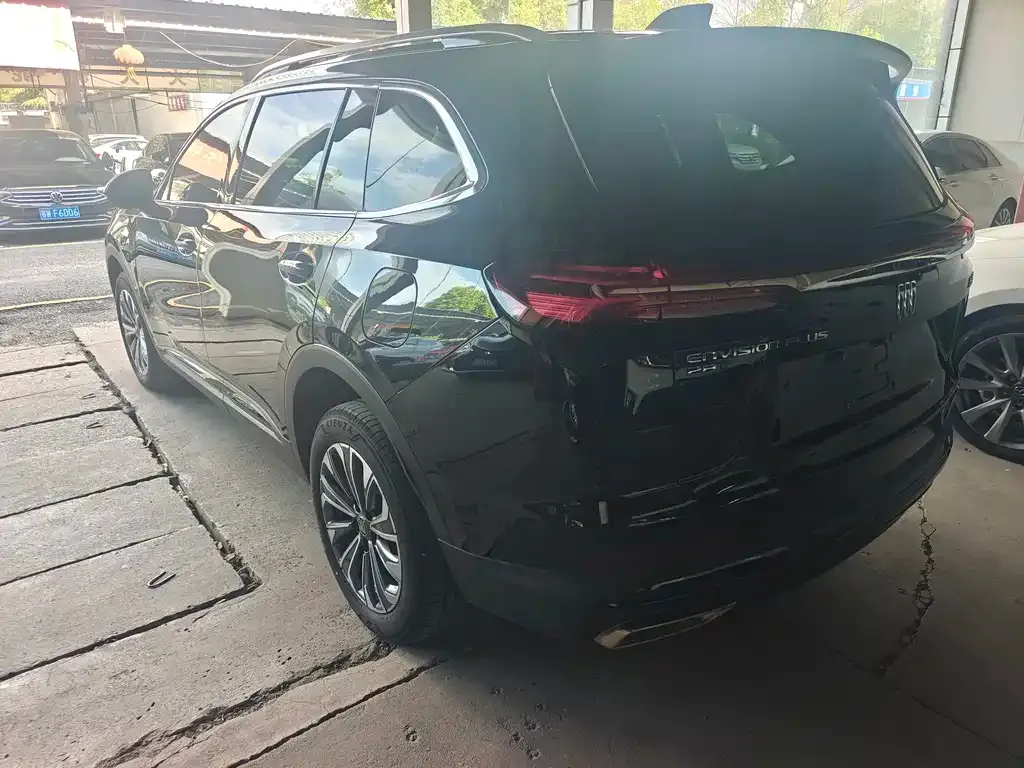 Buick Envision Plus — фото 9