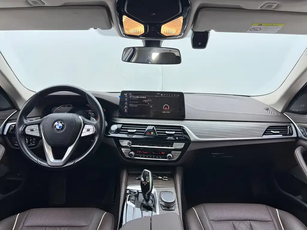 BMW 5 Series — фото 8