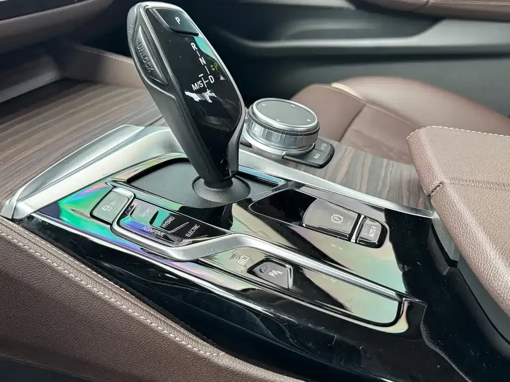 BMW 5 Series New Energy — фото 10